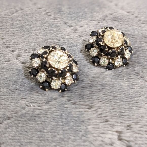 Vintage 60's Black & Clear Rhinestone Button Clip Earrings - Picture 10 of 11
